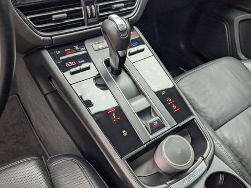 Used 2023 Porsche Macan Turbo AWD/4WD image 16