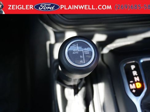 Used 2023 Jeep Wrangler Unlimited Sahara w/ Cold Weather Group AWD/4WD image 23