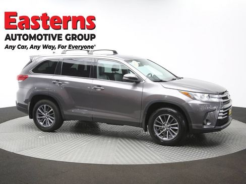Used 2019 Toyota Highlander XLE AWD/4WD image 51