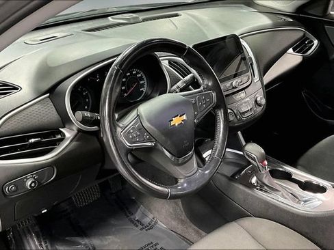 Used 2021 Chevrolet Malibu RS FWD image 16