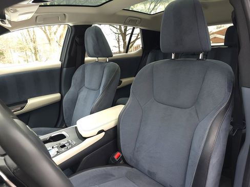 Used 2023 Lexus RZ 450e Premium w/ Accessory Package (Z1) image 13