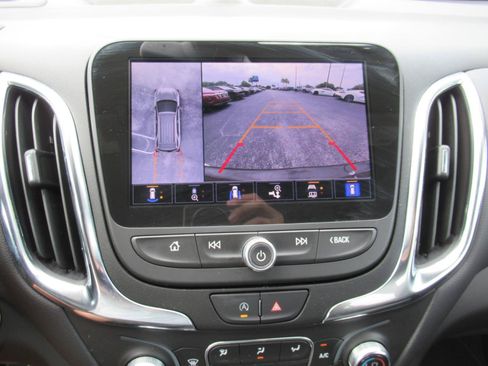 Used 2023 Chevrolet Equinox LT FWD image 30