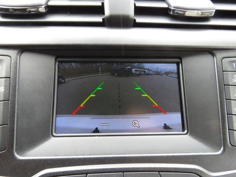 Used 2017 Ford Fusion SE image 24