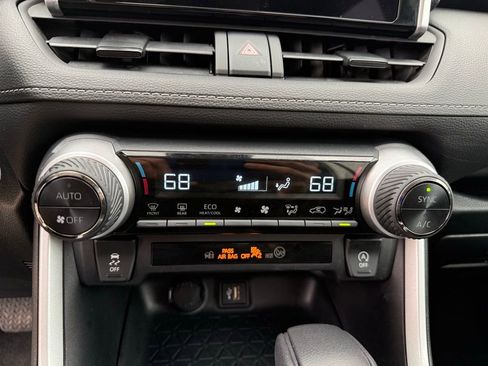 Used 2024 Toyota RAV4 XLE image 18