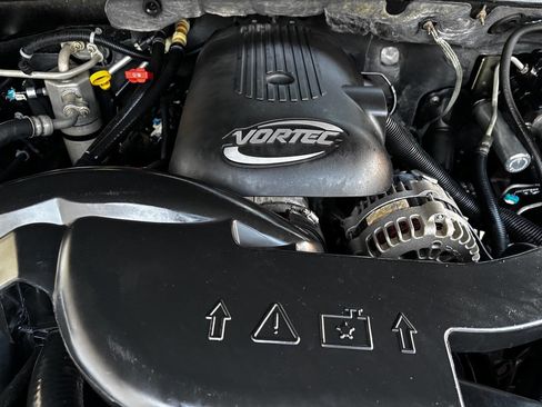 Used 2004 Chevrolet Tahoe Z71 w/ Z71 Preferred Equipment Group image 36