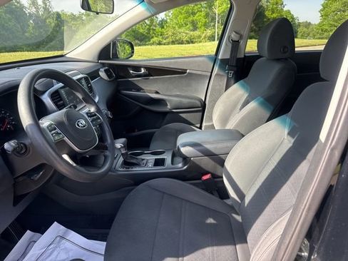 Used 2020 Kia Sorento FWD V6 image 18