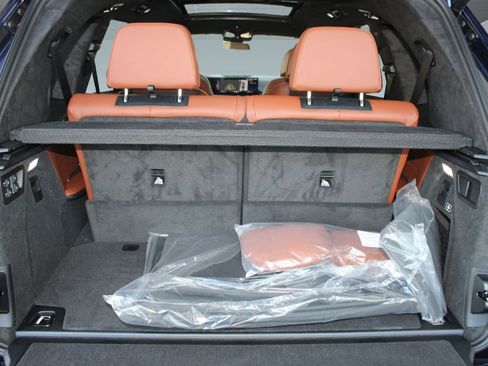 New 2026 BMW X7 M60i image 32