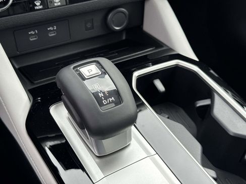 New 2025 Mitsubishi Outlander SE image 27