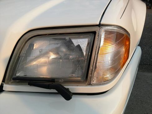 Used 1997 Mercedes-Benz SL 320 image 27