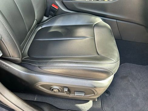 Certified 2024 Jeep Grand Cherokee Limited w/ Black Appearance Package image 37