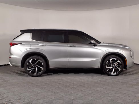Used 2023 Mitsubishi Outlander SEL FWD image 34