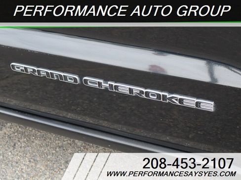 Used 2018 Jeep Grand Cherokee Limited image 16