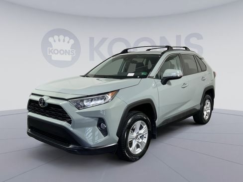 Used 2020 Toyota RAV4 XLE w/ Convenience Package AWD/4WD image 5