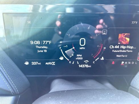 Used 2025 GMC Yukon XL Denali AWD/4WD image 14