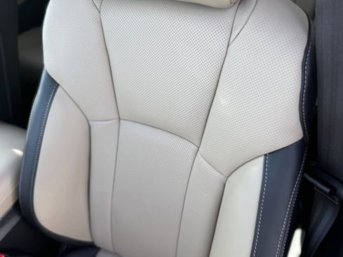 Certified 2025 Subaru Outback Limited image 18