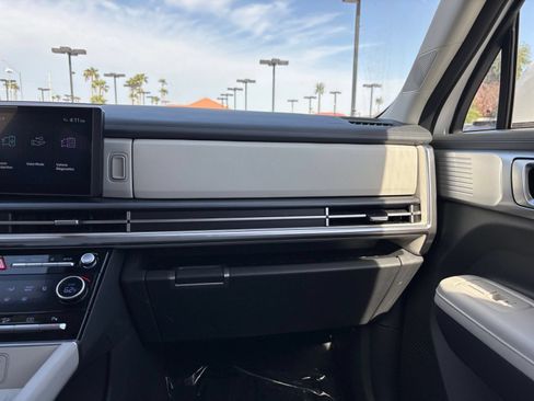 Used 2025 Hyundai Santa Fe SEL AWD/4WD image 38