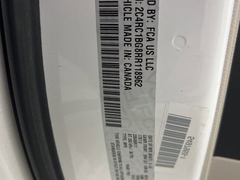 Used 2024 Chrysler Pacifica Touring-L image 77