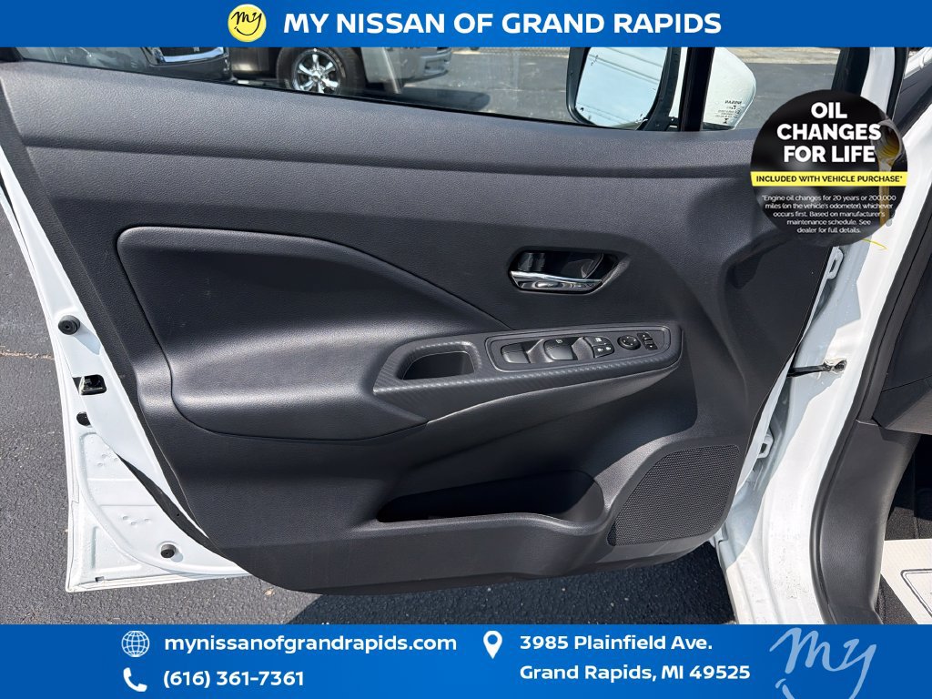 Used 2025 Nissan Versa SV w/ Trunk Package FWD image 11