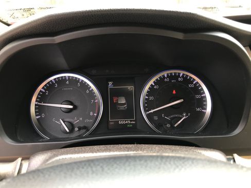 Used 2017 Toyota Highlander XLE AWD/4WD image 16