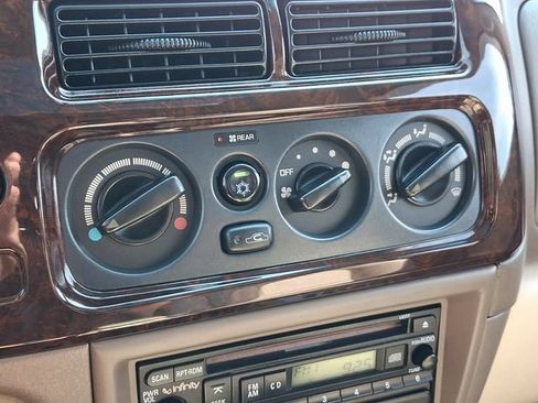 Used 2002 Mitsubishi Montero Sport Limited AWD/4WD image 16