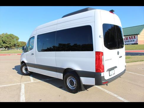 Used 2024 Mercedes-Benz Sprinter 2500 image 3