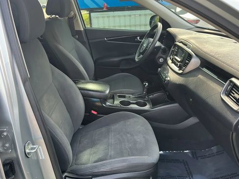 Used 2016 Kia Sorento LX Sport Utility 4D image 20