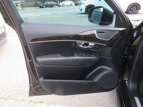 Used 2018 Volvo XC90 T6 Momentum w/ Convenience Package AWD/4WD image 27