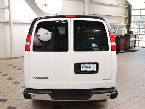 Used 2025 Chevrolet Express 3500 LT w/ LT Preferred Equipment Group RWD image 4
