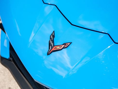 Used 2021 Chevrolet Corvette Stingray Coupe w/ Z51 Performance Package RWD image 22