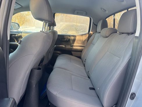 Used 2019 Toyota Tacoma SR image 31