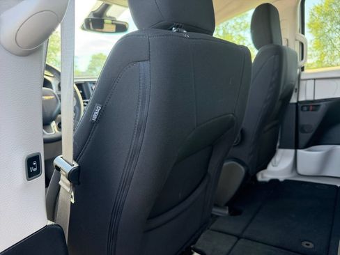 Used 2023 Chrysler Voyager LX FWD image 19