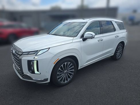 Used 2024 Hyundai Palisade Calligraphy FWD image 1