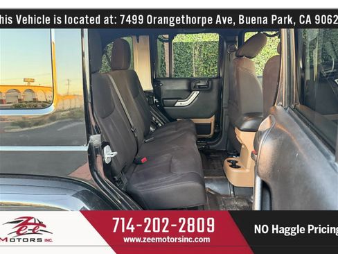 Used 2013 Jeep Wrangler Unlimited Sahara w/ Connectivity Group image 21