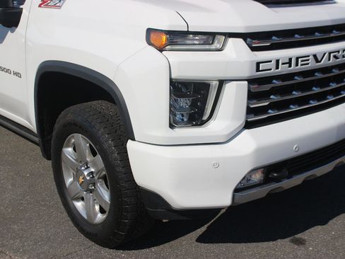 Used 2022 Chevrolet Silverado 2500 LTZ w/ Z71 Chrome Sport Edition image 9
