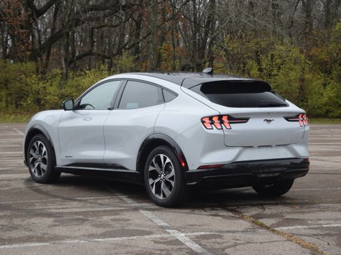 Used 2023 Ford Mustang Mach-E Premium image 23