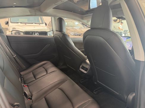 Used 2018 Tesla Model 3 Long Range RWD image 22