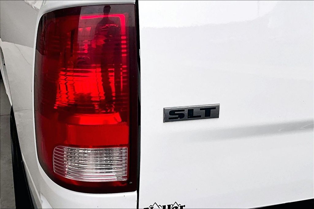 Used 2020 RAM 1500 Classic SLT AWD/4WD image 30