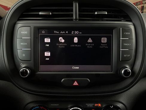 Used 2025 Kia Soul LX w/ LX Technology Package FWD image 28