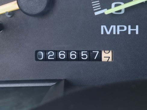 Used 1996 Chevrolet Silverado 3500 4x4 Extended Cab image 32