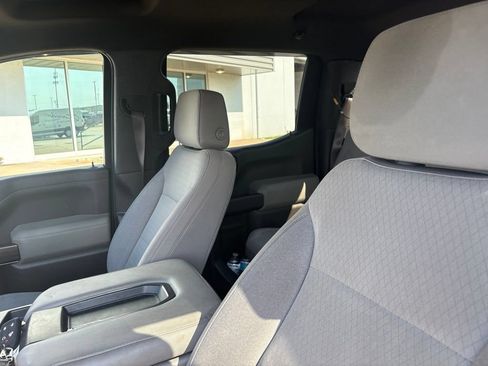 Used 2020 Chevrolet Silverado 1500 LT w/ Convenience Package AWD/4WD image 15