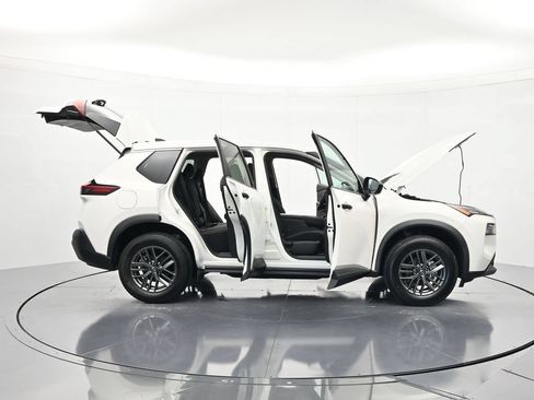 Used 2023 Nissan Rogue S FWD image 47