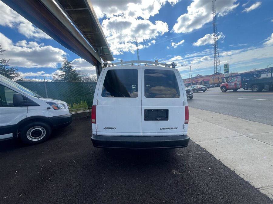 Used 2004 Chevrolet Astro RWD image 17