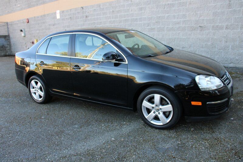 Used 2009 Volkswagen Jetta SE FWD image 2