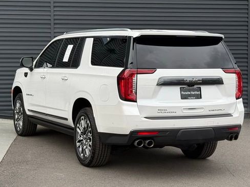 Used 2024 GMC Yukon XL Denali Ultimate AWD/4WD image 3