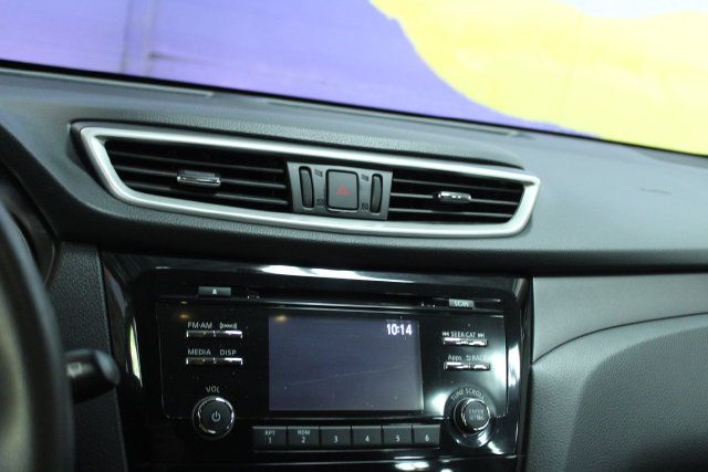 Used 2015 Nissan Rogue S FWD image 19