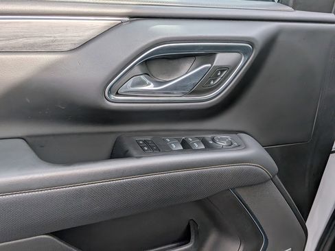 Used 2024 GMC Yukon XL SLT image 15