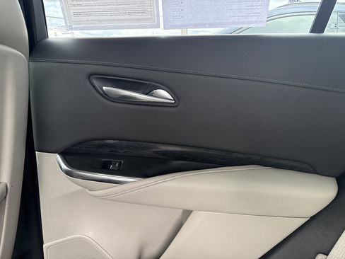 Used 2021 Cadillac XT4 Premium Luxury image 31