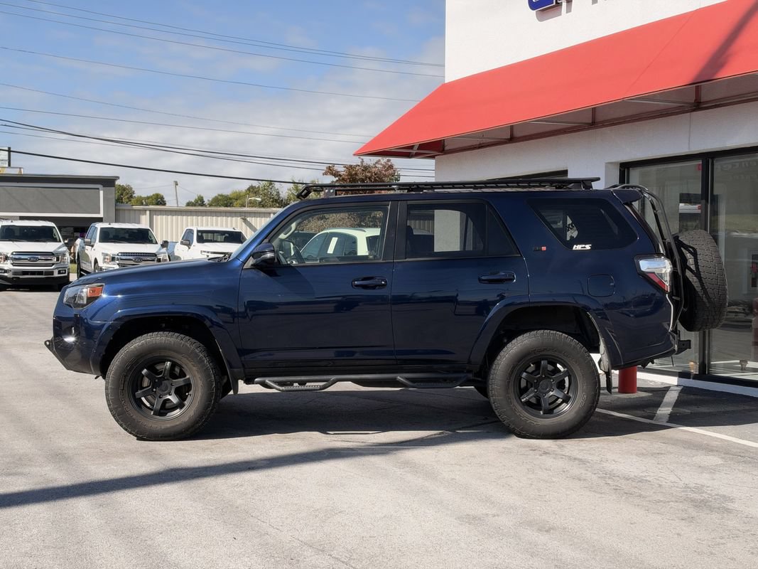 Used 2017 Toyota 4Runner SR5 Premium AWD/4WD image 3