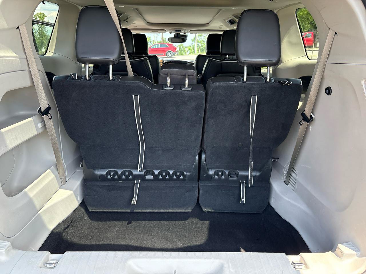 Used 2023 Chrysler Pacifica Limited FWD image 31