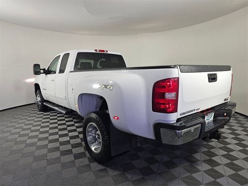 Used 2011 GMC Sierra 3500 SLT w/ SLT Convenience Package image 5